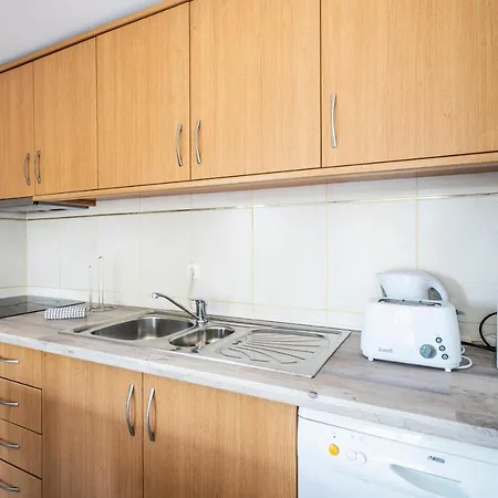 Spacious 1 Bed In W/ Fast Wifi & Pool