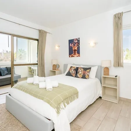 Spacious 1 Bed In W/ Fast Wifi & Pool 维拉摩拉
