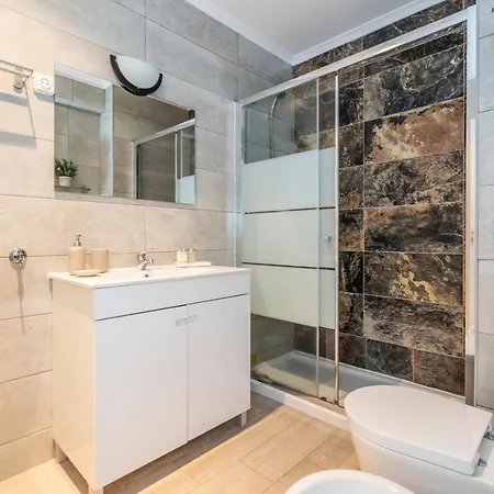 Spacious 1 Bed In W/ Fast Wifi & Pool アパート