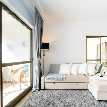 Spacious 1 Bed In W/ Fast Wifi & Pool アパート